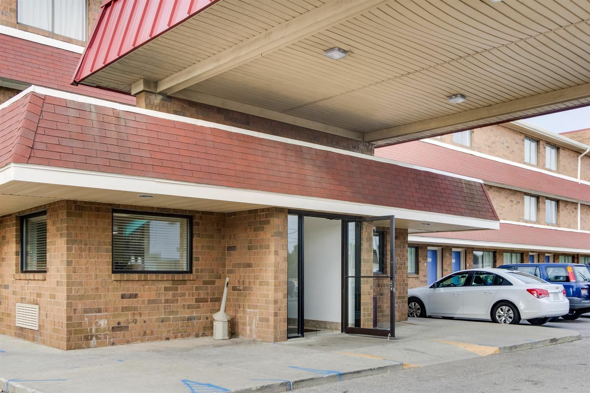 Red Roof Inn Plus+ Columbus - Worthington Dış mekan fotoğraf