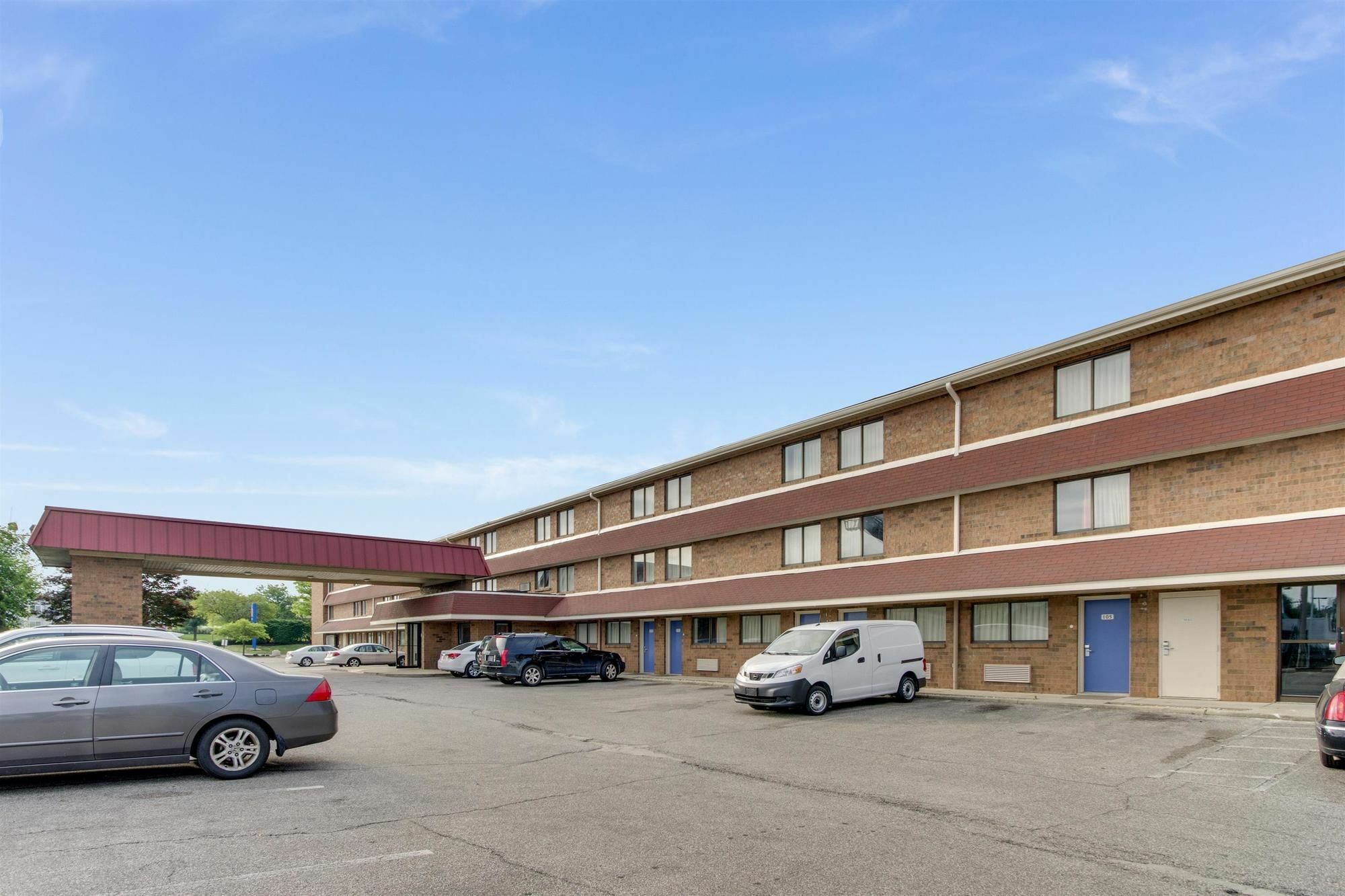 Red Roof Inn Plus+ Columbus - Worthington Dış mekan fotoğraf