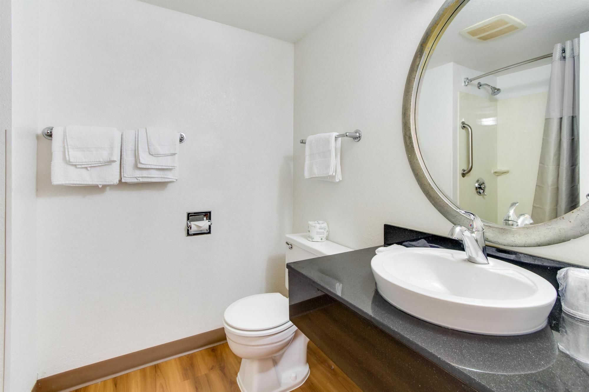 Red Roof Inn Plus+ Columbus - Worthington Dış mekan fotoğraf